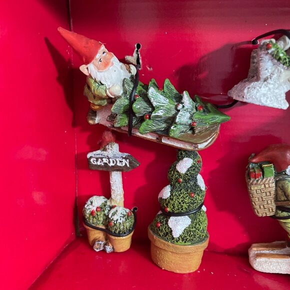 Winter Wonder Lane 6 Pc Fairy Garden Set Christmas Birch Tree House Elves Skiing - Picture 4 of 11